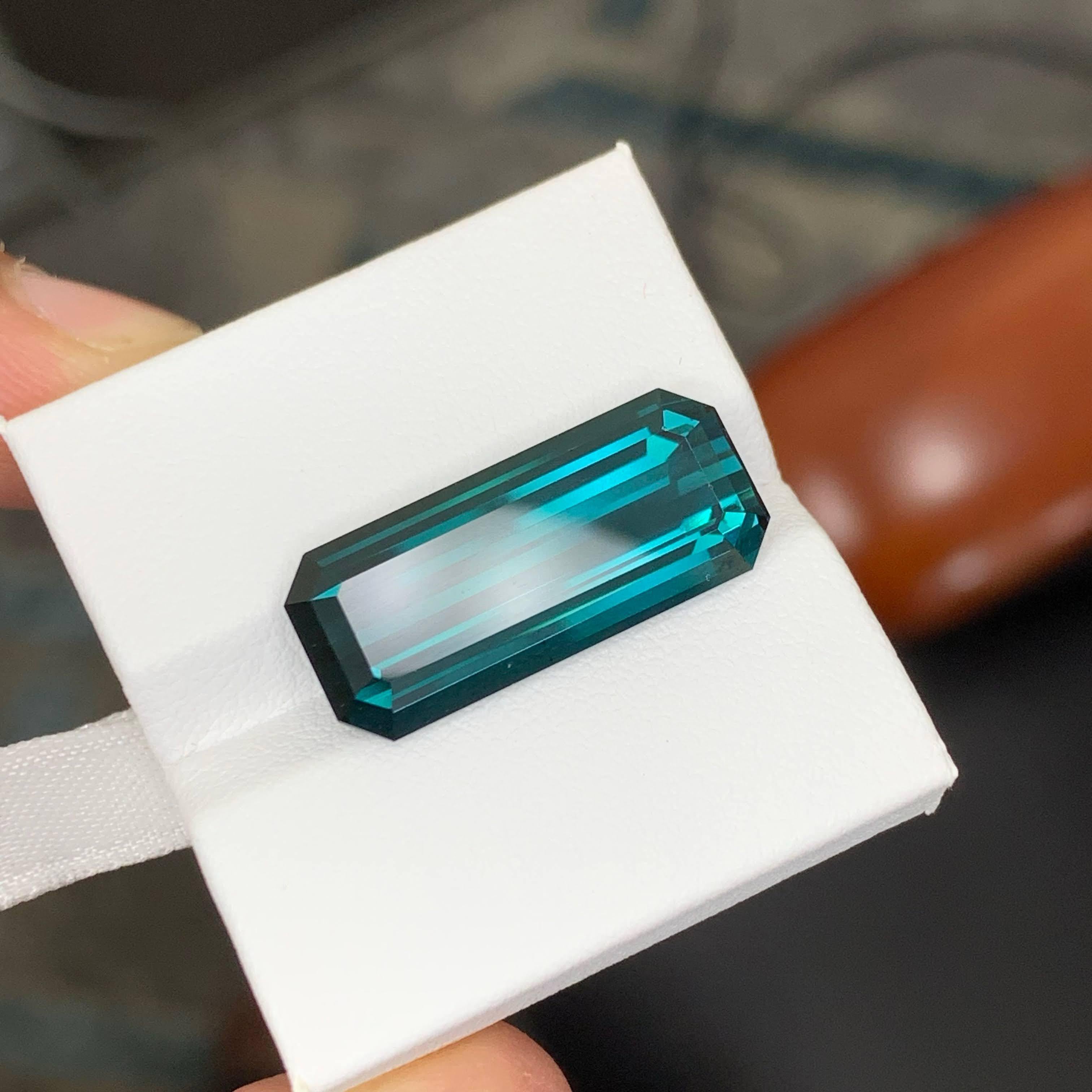 Taille émeraude 14.75 Carat Natural Loose Blue Color Tourmaline Emerald Cut Afghan Gemstone (pierre précieuse afghane) en vente