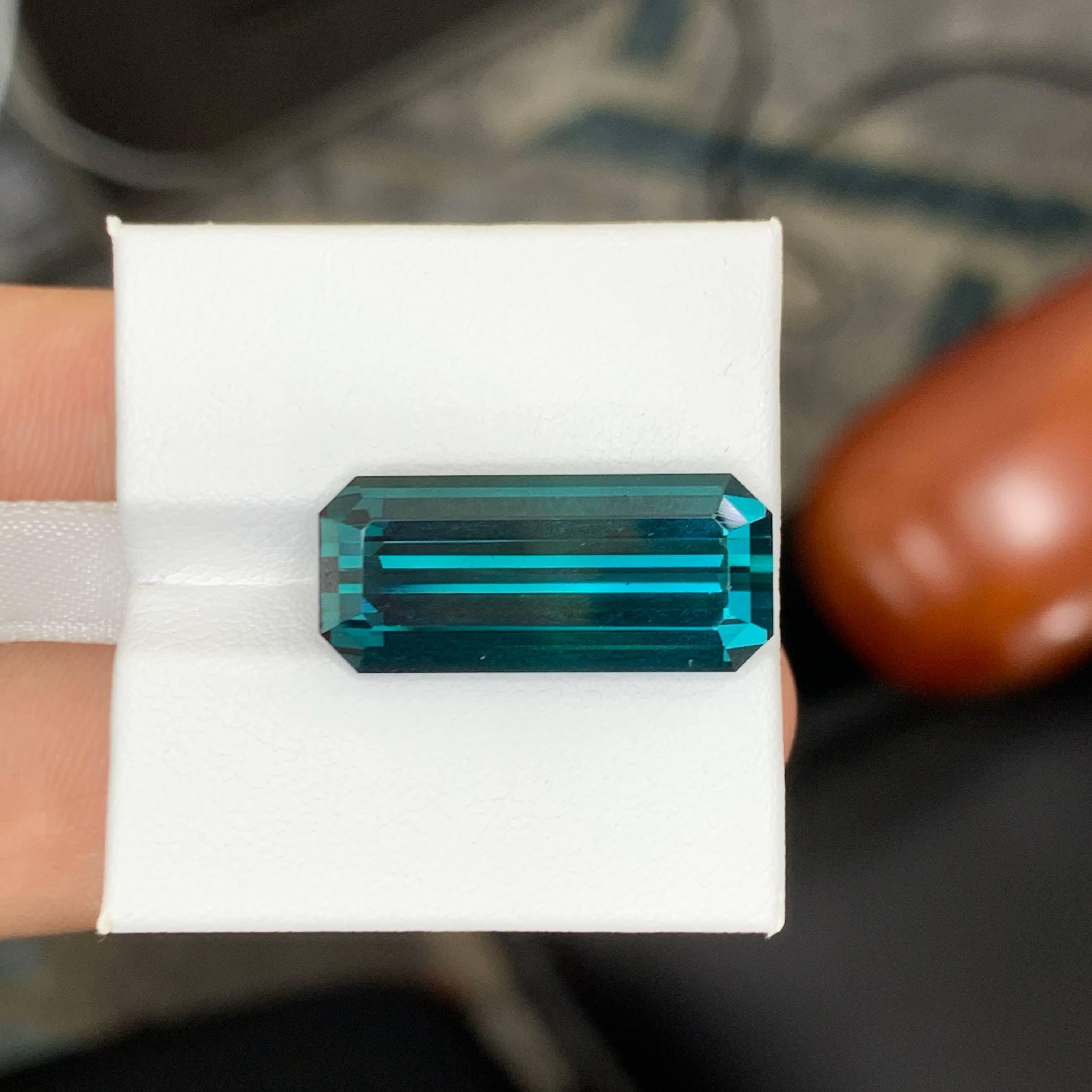 14.75 Carat Natural Loose Blue Color Tourmaline Emerald Cut Afghan Gemstone (pierre précieuse afghane) Neuf - En vente à Bangkok, TH