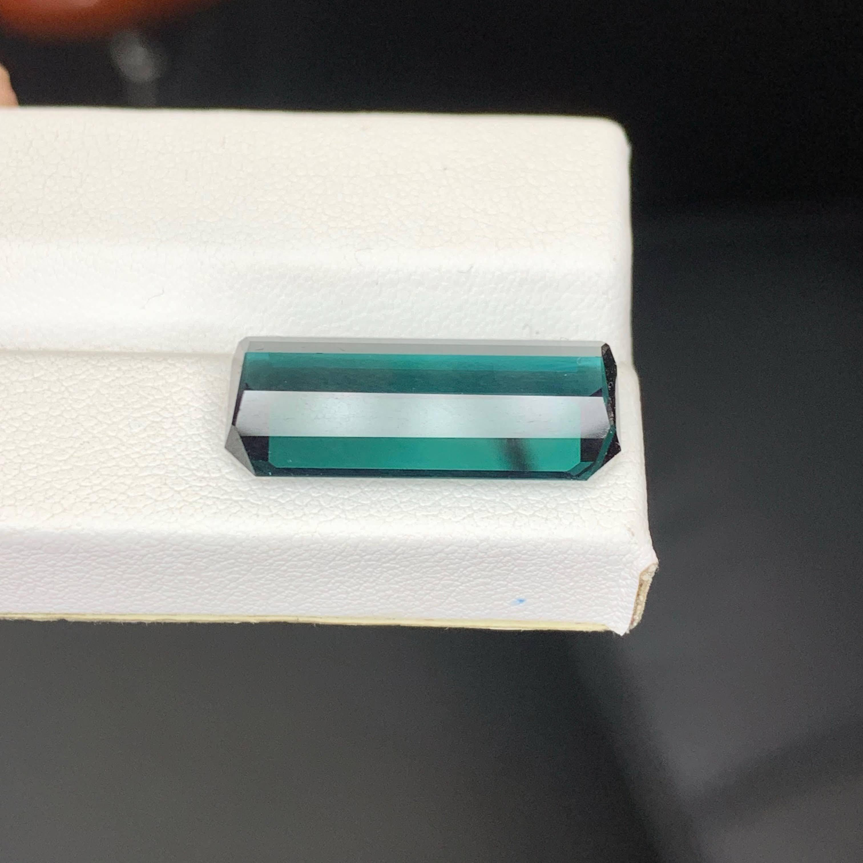 14.75 Carat Natural Loose Blue Color Tourmaline Emerald Cut Afghan Gemstone (pierre précieuse afghane) en vente 1