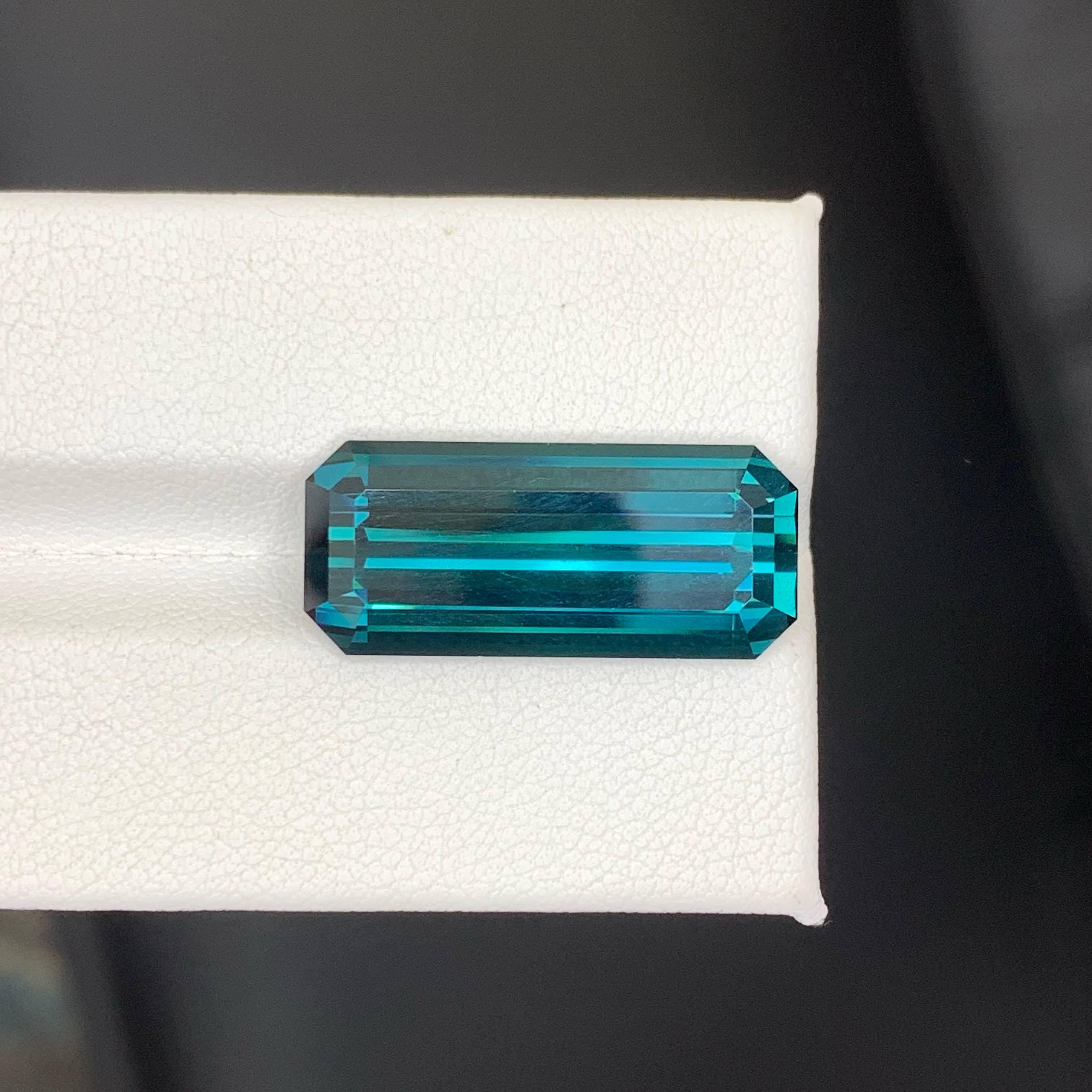 14.75 Carat Natural Loose Blue Color Tourmaline Emerald Cut Afghan Gemstone (pierre précieuse afghane) en vente 2