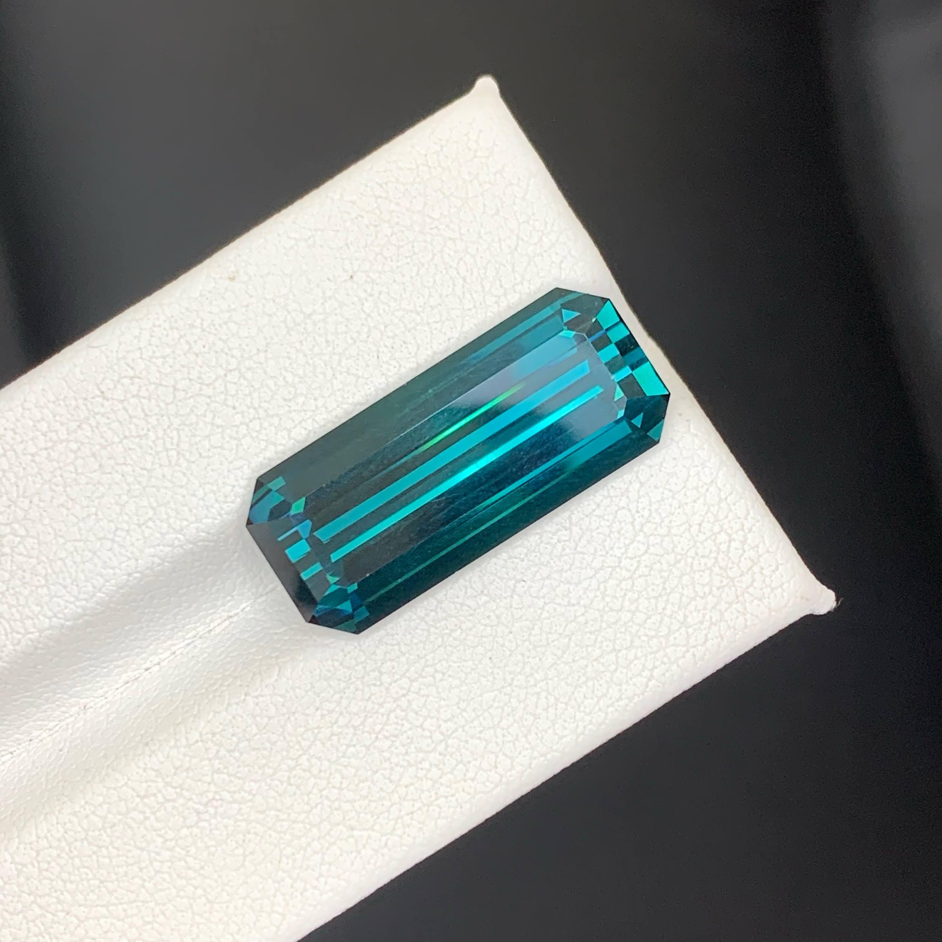 14.75 Carat Natural Loose Blue Color Tourmaline Emerald Cut Afghan Gemstone (pierre précieuse afghane) en vente 3