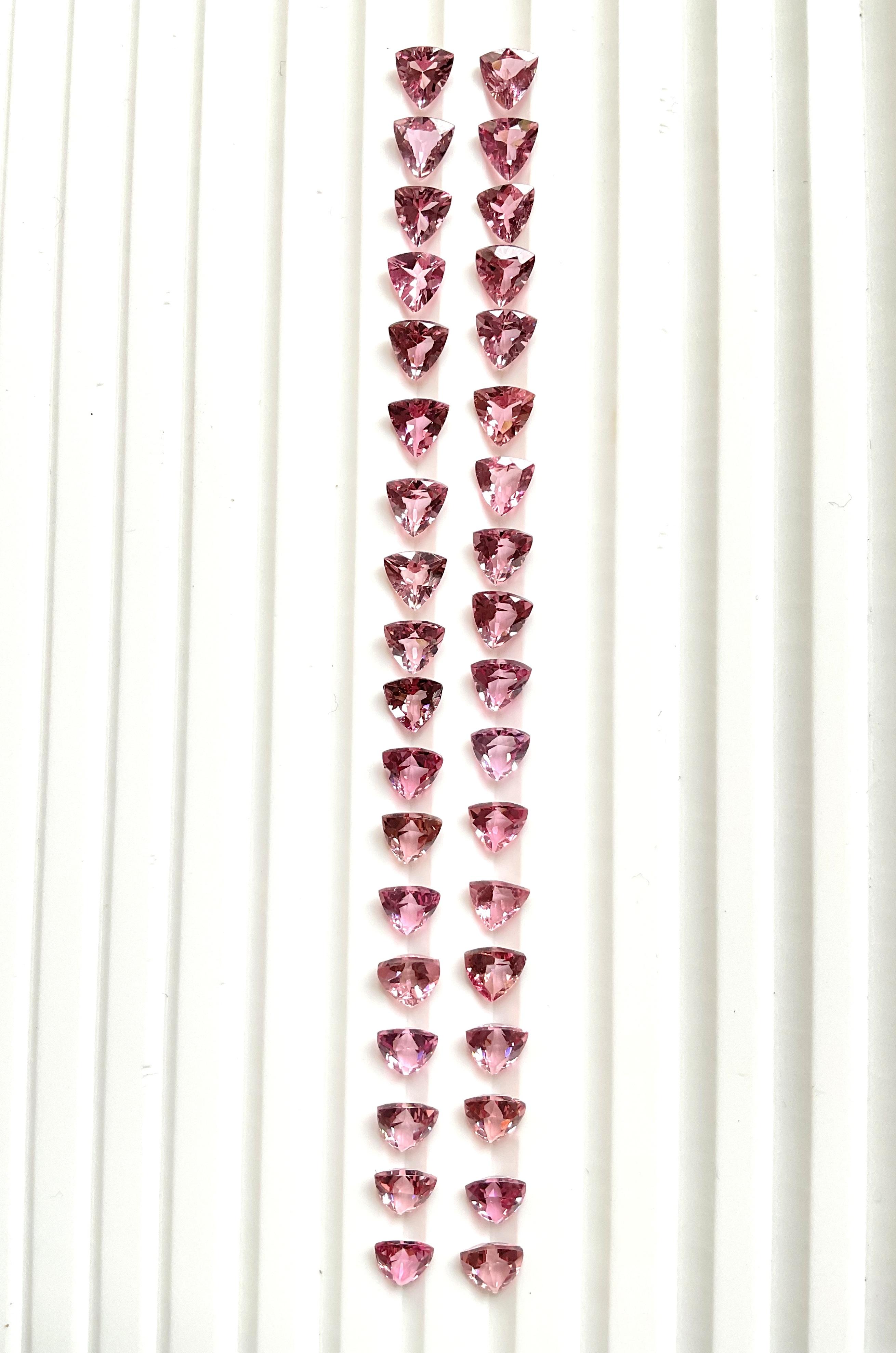 14,75 carati di tormalina rosa Trillion 36 pezzi pietra tagliata sfaccettata Gemma naturale

Pietra preziosa - Tormalina
Peso - 14,75 Carati
Forma - Trilione
Dimensioni - 5x2,5 MM
Pezzi - 36