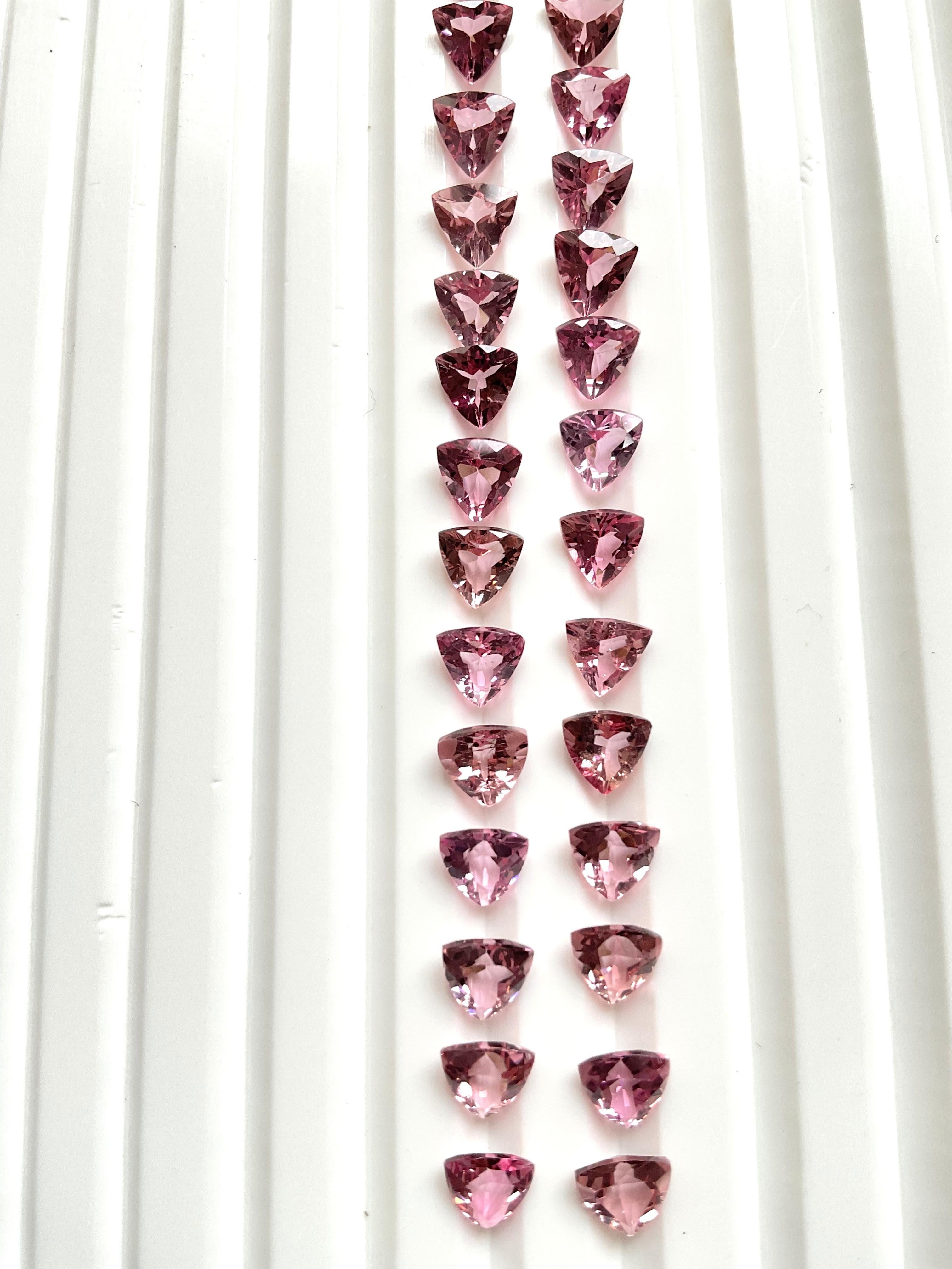 da uomo o donna 14,75 carati di tormalina rosa Trillion 36 pezzi pietra tagliata sfaccettata Gemma naturale in vendita