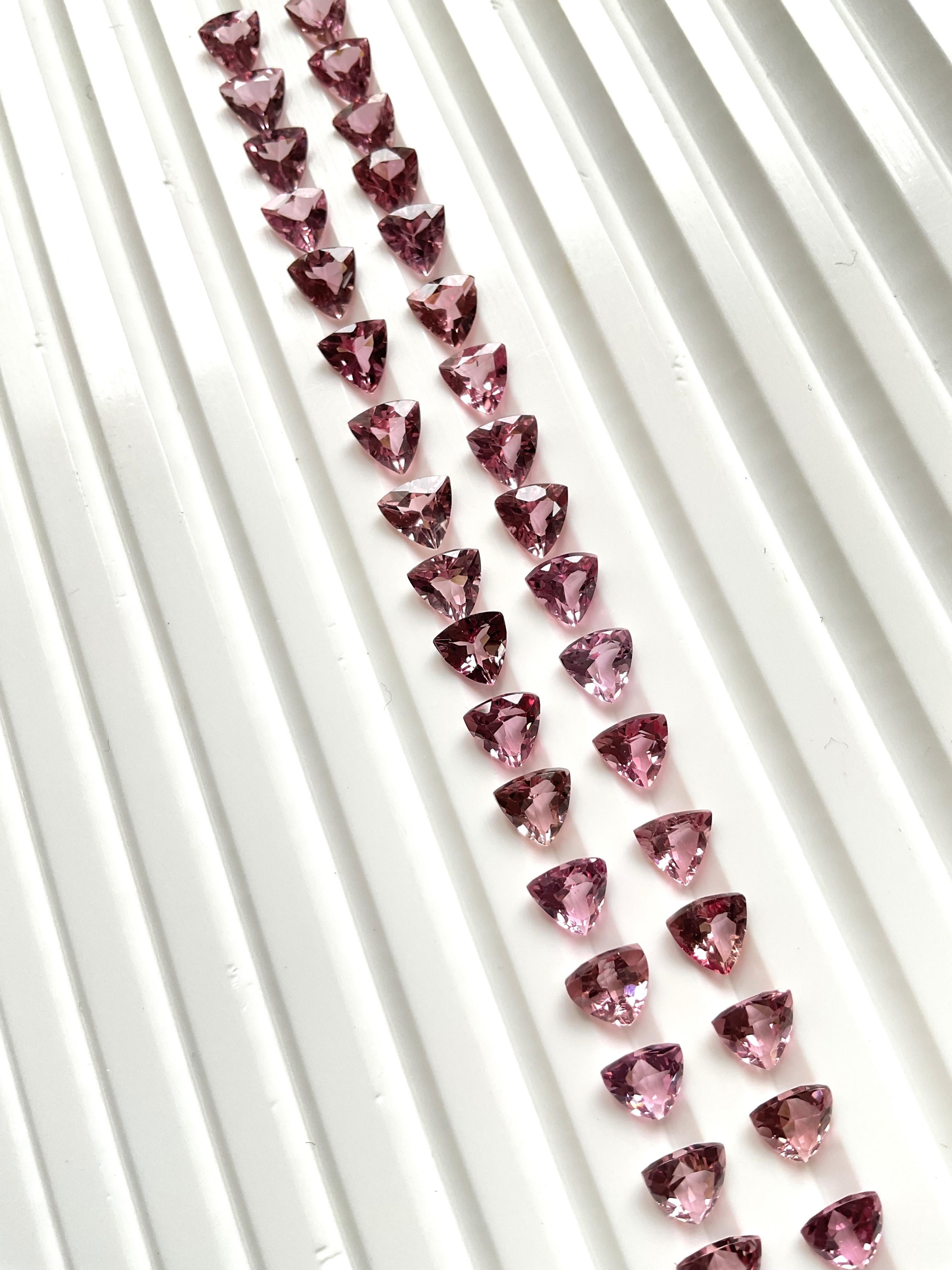 14,75 carati di tormalina rosa Trillion 36 pezzi pietra tagliata sfaccettata Gemma naturale in vendita 3