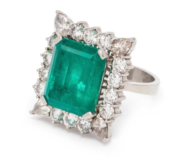 14.75 Carat Colombian Emerald and Diamond Ring Set in Platinum For Sale ...