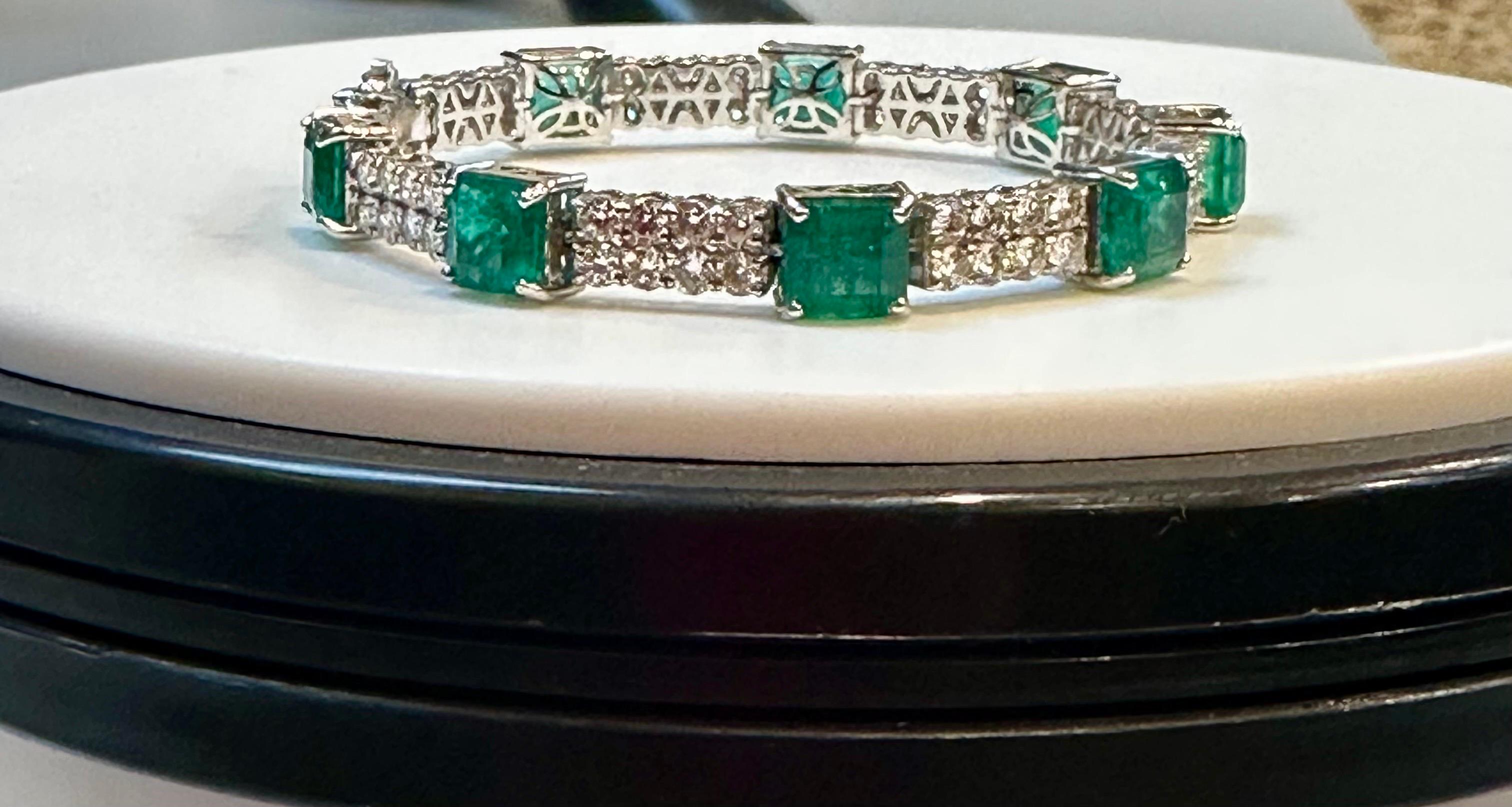 14.76 Carats Natural Zambian Emerald with Diamonds 4.74 Carats and 14k Gold For Sale 11