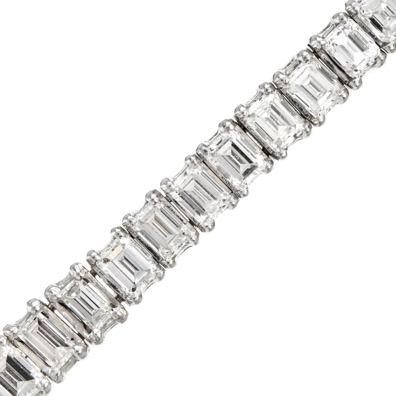 Women's or Men's 14.79 Carat Emerald-Cut Diamond Platinum Graduated Tennis Bracelet