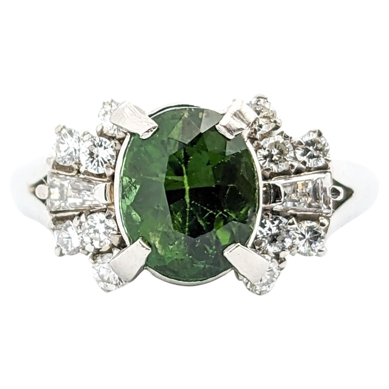 Bague en platine avec tourmaline verte 1,47 carat et diamants