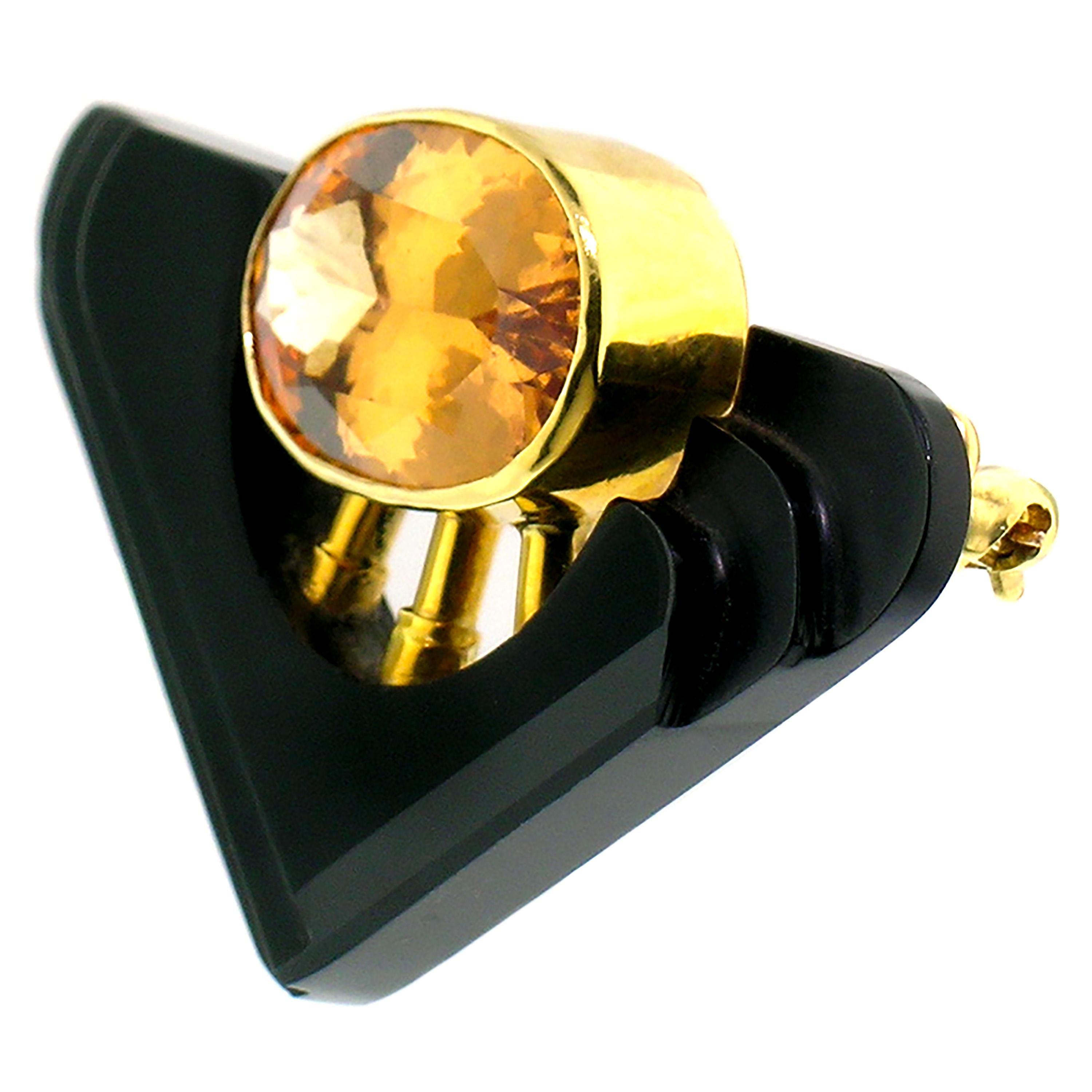 Oval Cut 14.7ct Grossular Garnet and Carved Black Chalcedony 18 Karat Pendant and Brooch For Sale