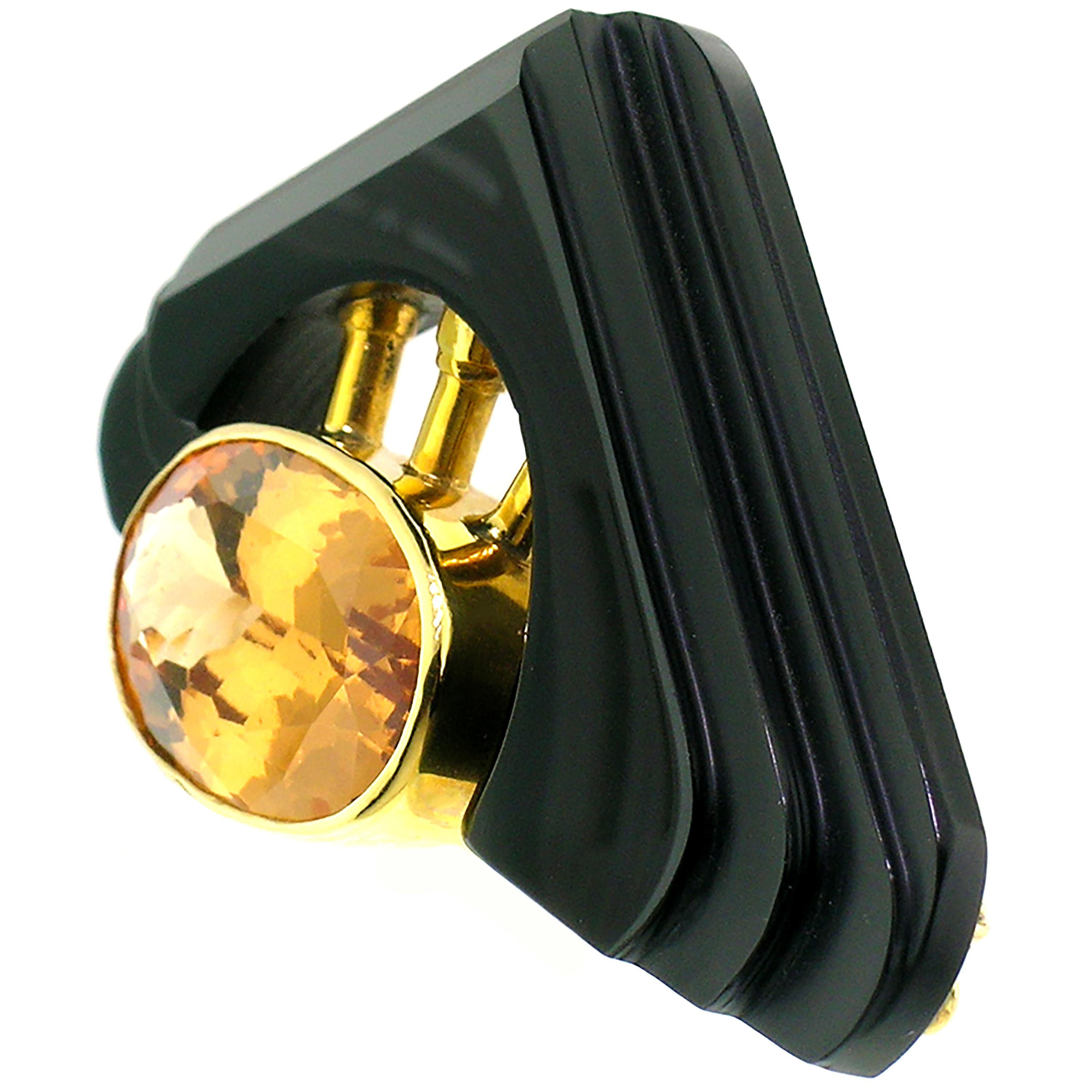 Oval Cut 14.7ct Grossular Garnet and Carved Black Chalcedony 18 Karat Pendant and Brooch For Sale