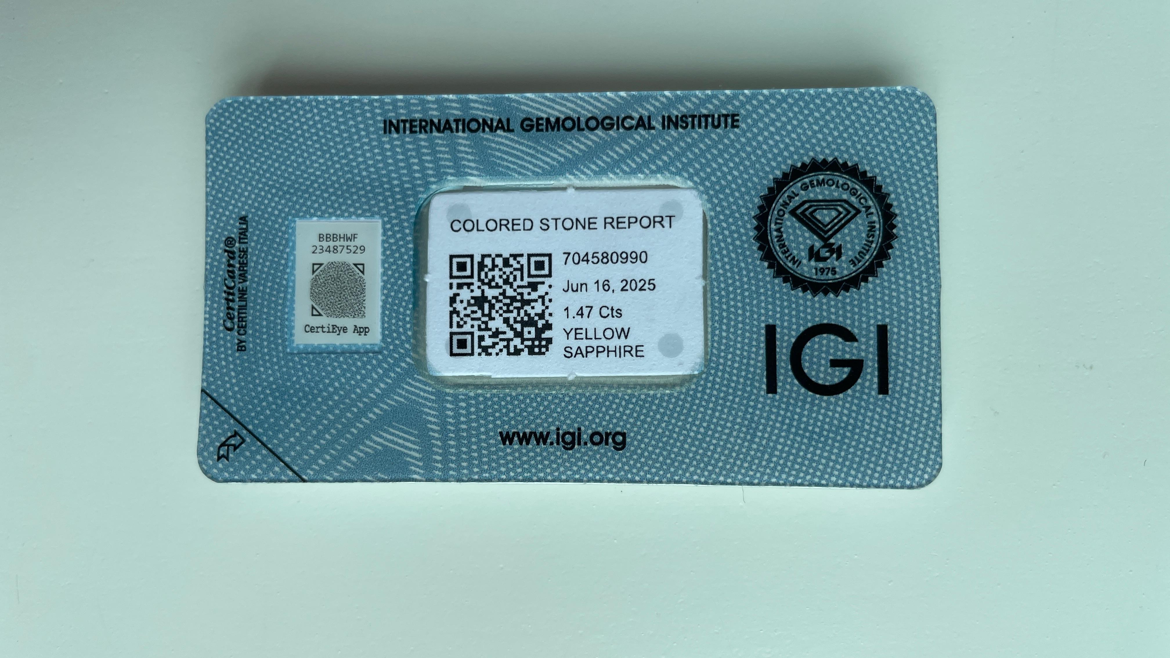 Ottagono 1.47Ct Zaffiro naturale incolore non riscaldato - Zaffiro bianco (7.00x6.01x4.24mm)- IGI in vendita