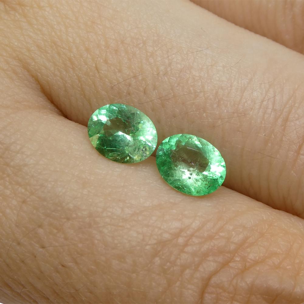 1.47ct Pair Oval Green Emerald from Colombia For Sale 2