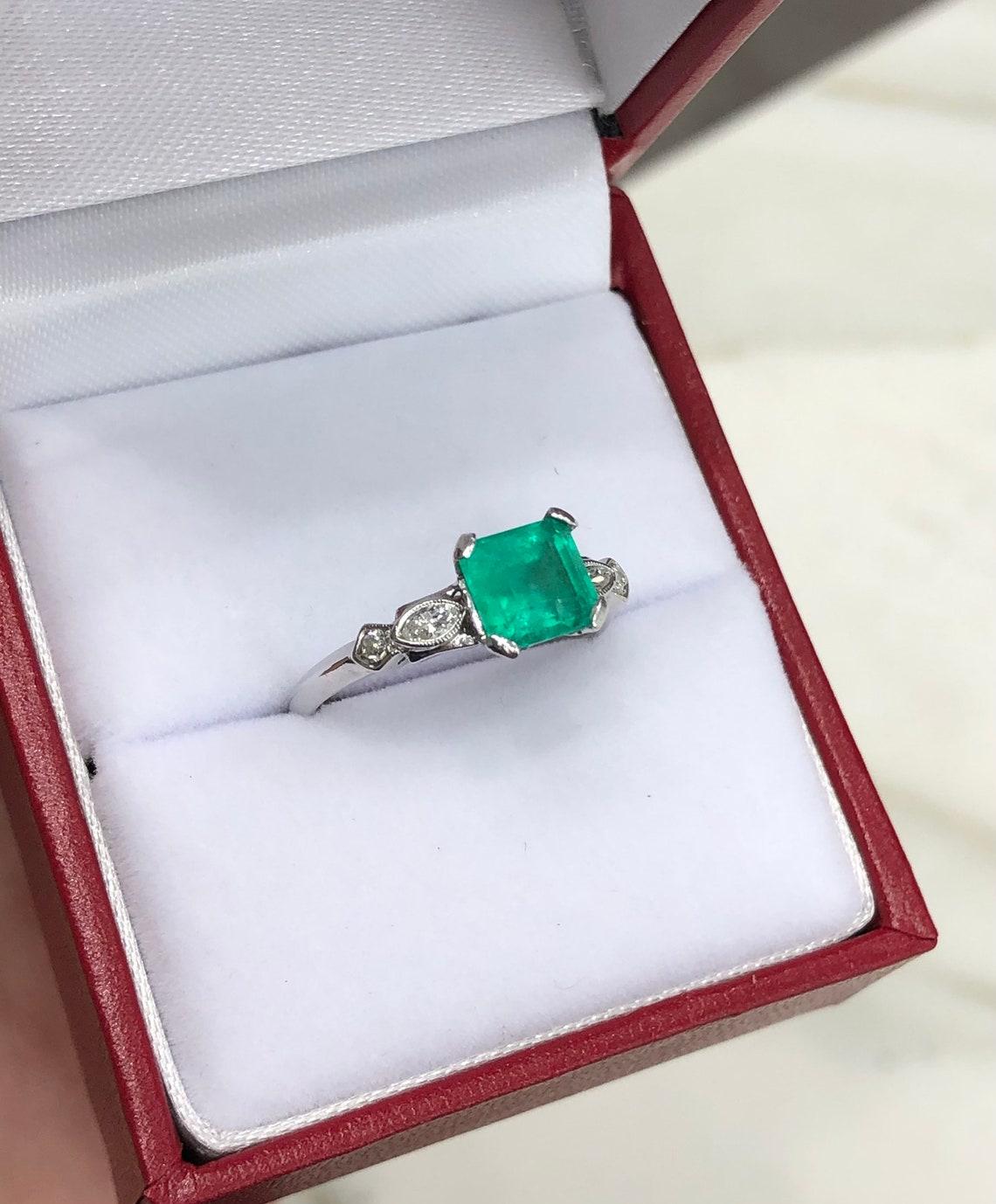 1.47tcw 18K White Gold Colombian Emerald & Diamond Engagement Ring In New Condition For Sale In Jupiter, FL