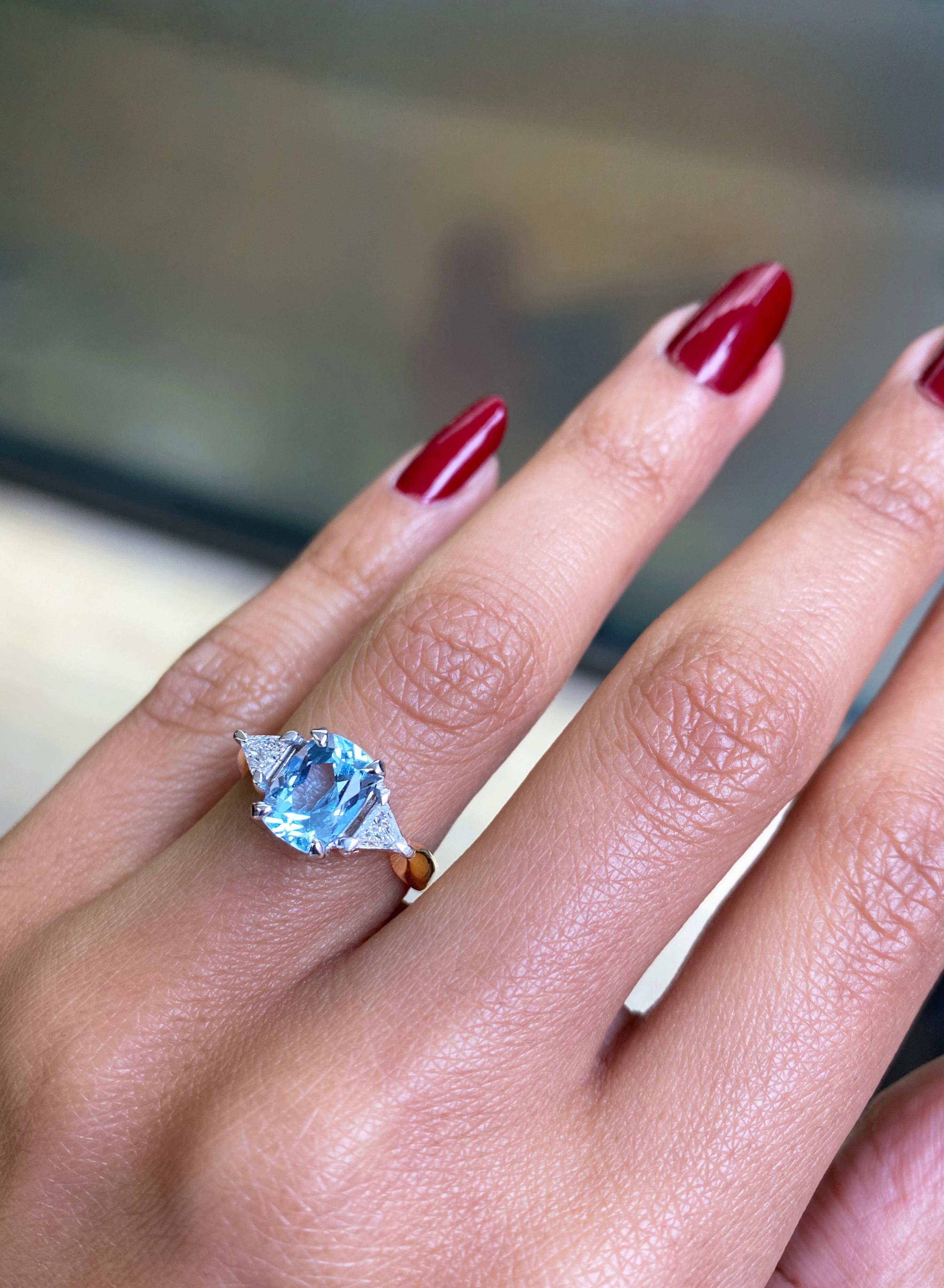 1.48 Carat Aquamarine and Diamond 18ct Gold Engagement Ring In New Condition For Sale In London, GB