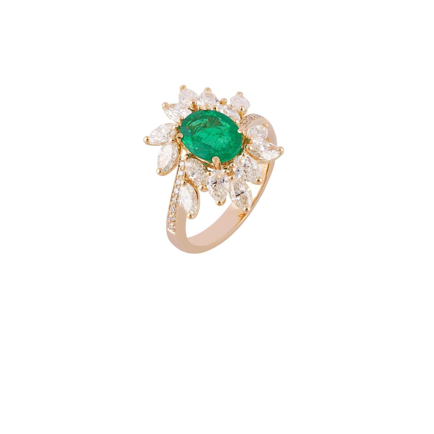 Pear Cut 1.48 Carat Clear Zambian Emerald & Diamond Cluster Ring in 18K Yellow Gold For Sale