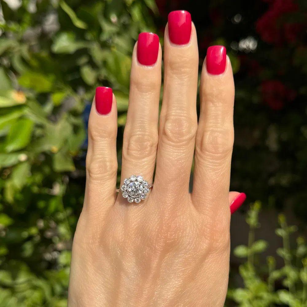 Art Deco 1.48 Carat Diamond and Platinum Vintage Statement Cocktail  Ring For Sale