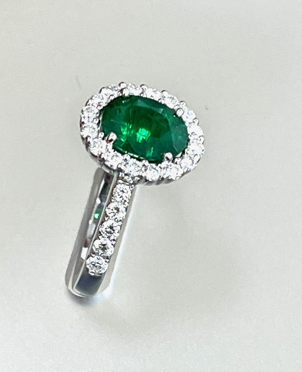 Modern 1.48 Carat Emerald Diamond Ring For Sale