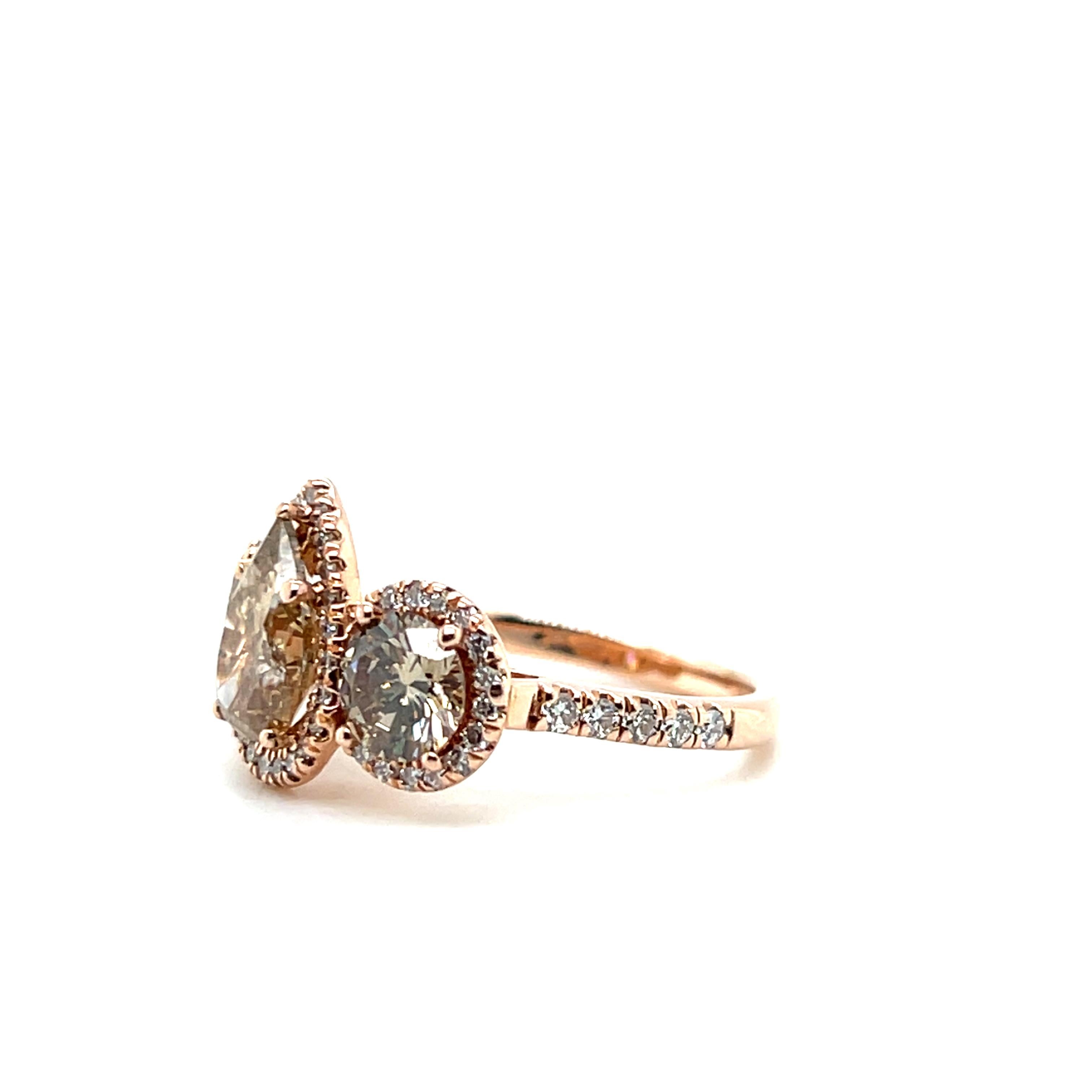 Bague de fiançailles en or rose 1,48 carat Fancy Brown Pear et 1,32 TCW Round Diamond Unisexe en vente