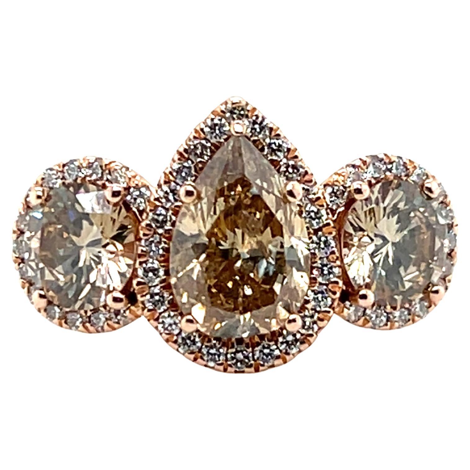 Bague de fiançailles en or rose 1,48 carat Fancy Brown Pear et 1,32 TCW Round Diamond en vente