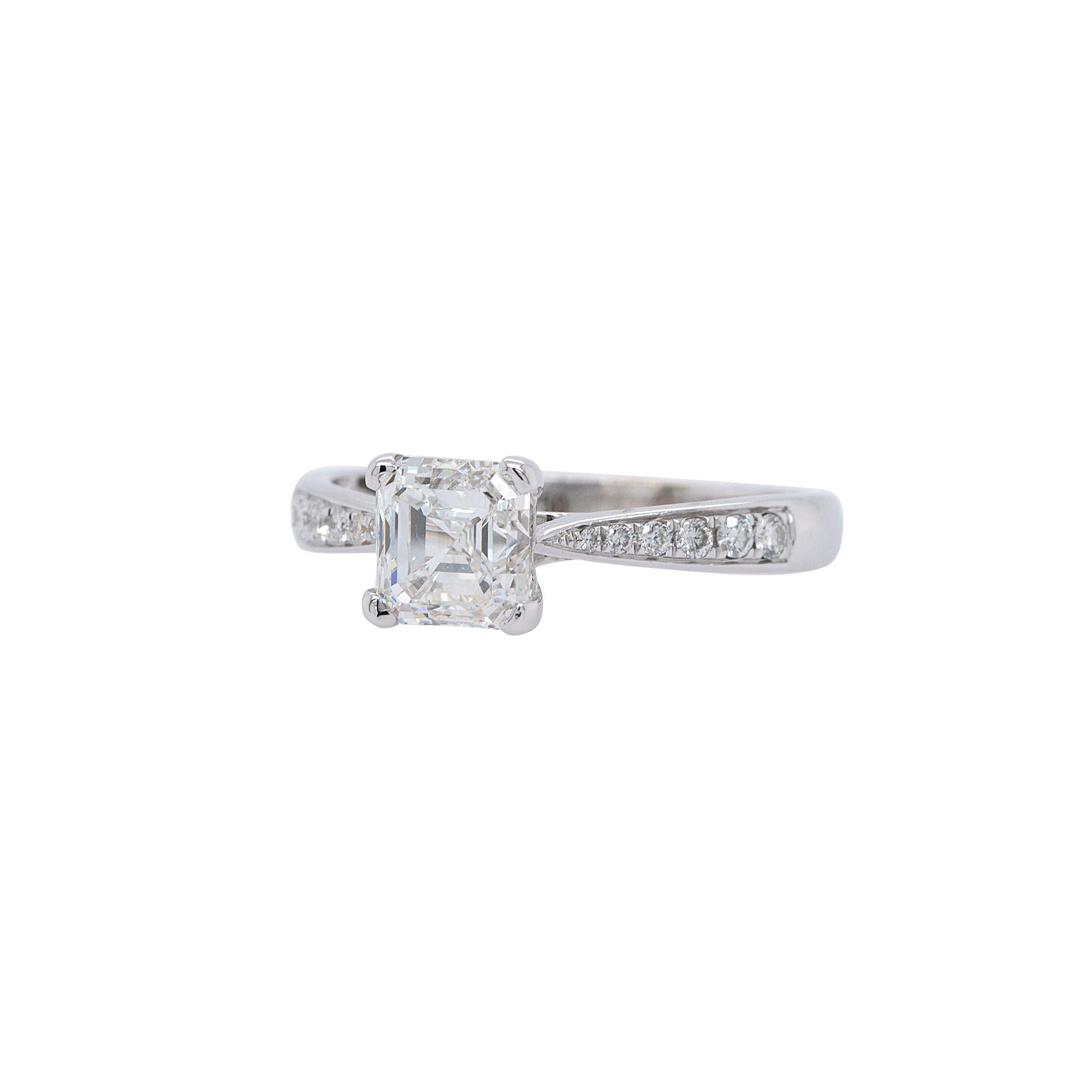 Taille émeraude 1.48 Carat GIA Emerald Cut Engagement Ring Set en vente