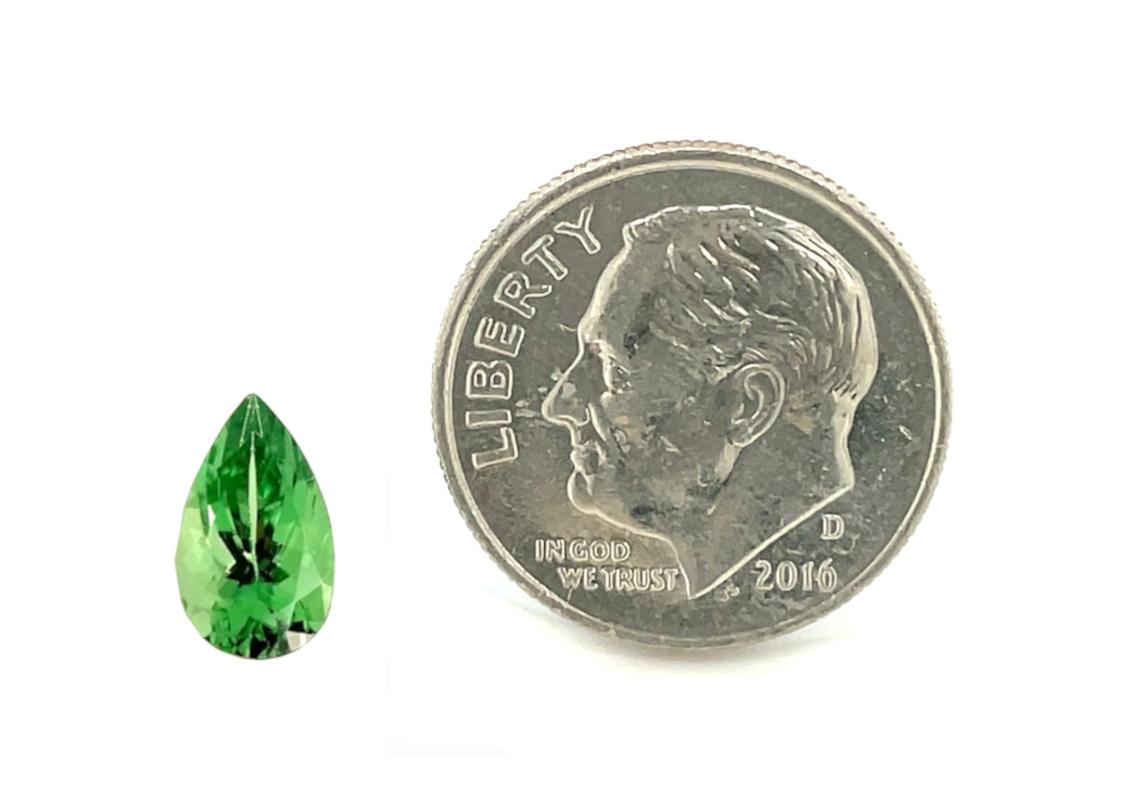 Grenat tsavorite vert de 1,48 carat en forme de poire, pierre prcieuse non sertie et non monte en vente 4