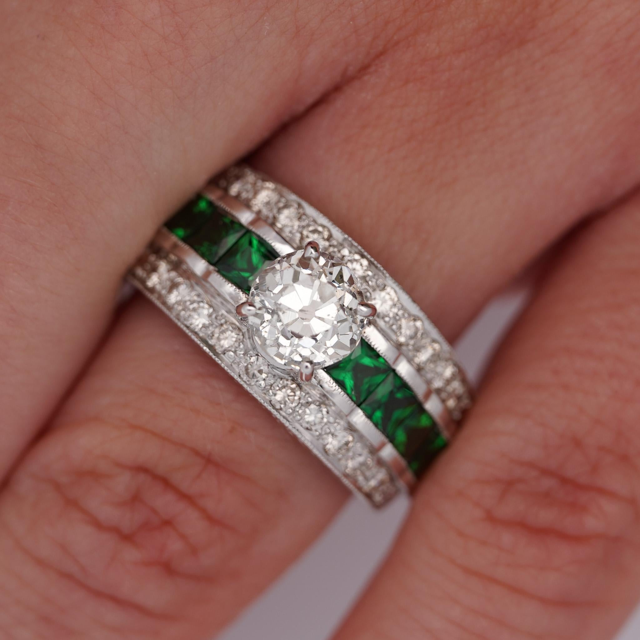 1.48 Carat Old Cut Diamond and Tsavorite Vintage Art Deco Filigree Ring For Sale 3