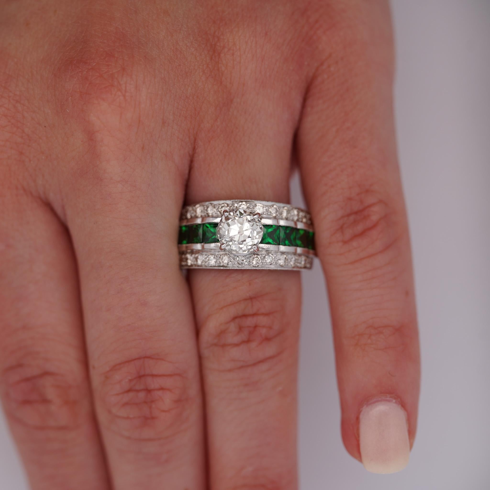 1.48 Carat Old Cut Diamond and Tsavorite Vintage Art Deco Filigree Ring For Sale 4