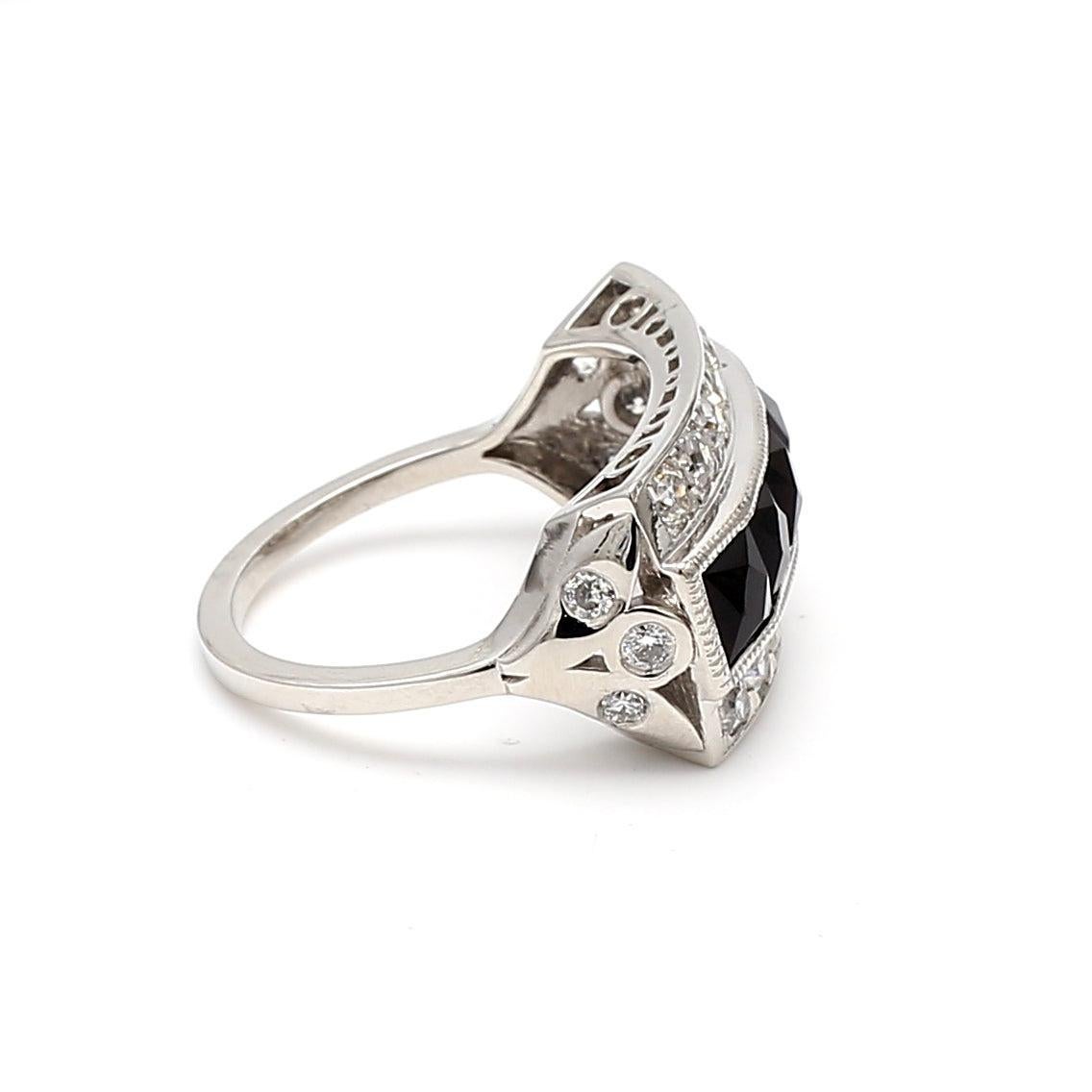 Taglio antico europeo Anello vintage in platino con diamante nero e taglio europeo da 1,48 carati in vendita