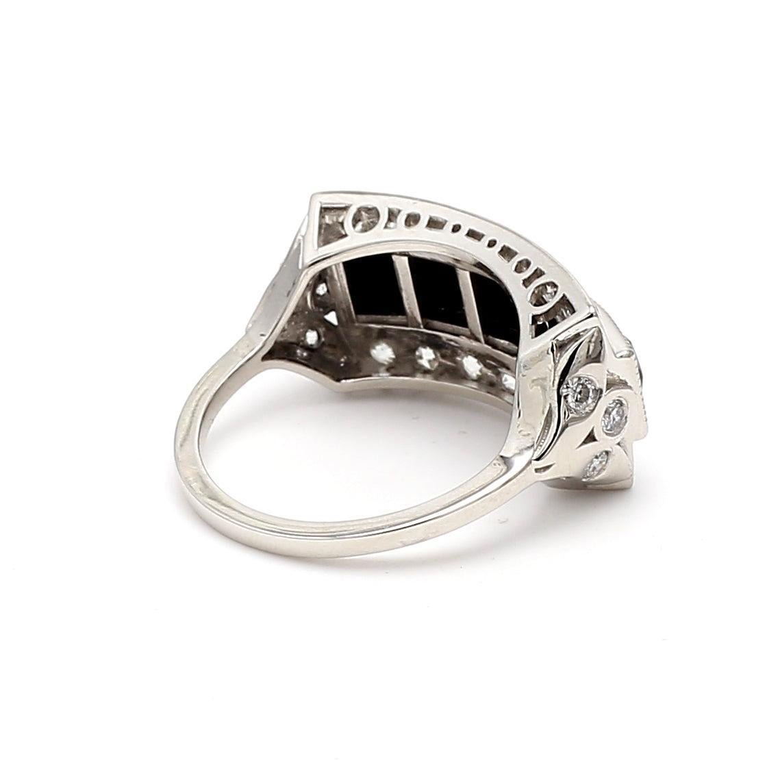 Anello vintage in platino con diamante nero e taglio europeo da 1,48 carati In condizioni buone in vendita a New York, NY