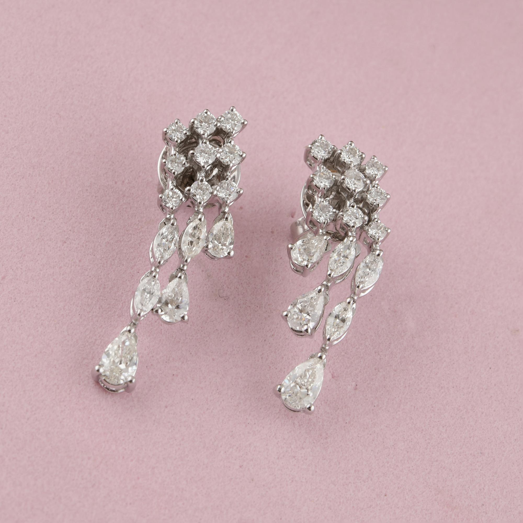 Segui la vetrina di Spectrum Jewels per vedere le ultime collezioni e i pezzi esclusivi. Spectrum Jewels è orgoglioso di essere considerato un Top Seller su 1stdibs con recensioni a 5 stelle da parte dei clienti. Tutti gli articoli da noi prodotti