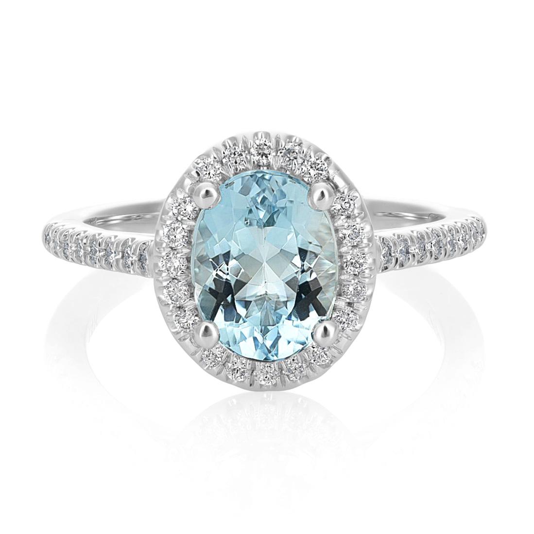 Natural Aquamarine Stone 1.48 Carats set in 14K White Gold Ring with Diamonds In New Condition For Sale In Los Angeles, CA