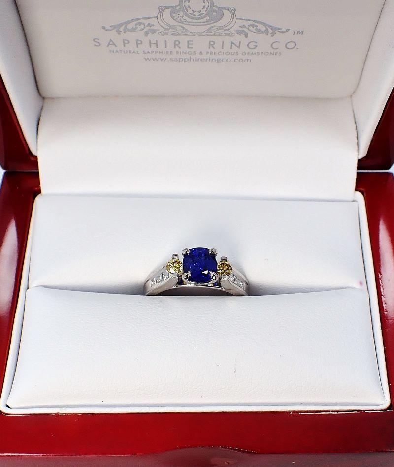 1.48 ct Platinum Sapphire Ring - GIA Certified Ceylon Blue Sapphire For Sale 4