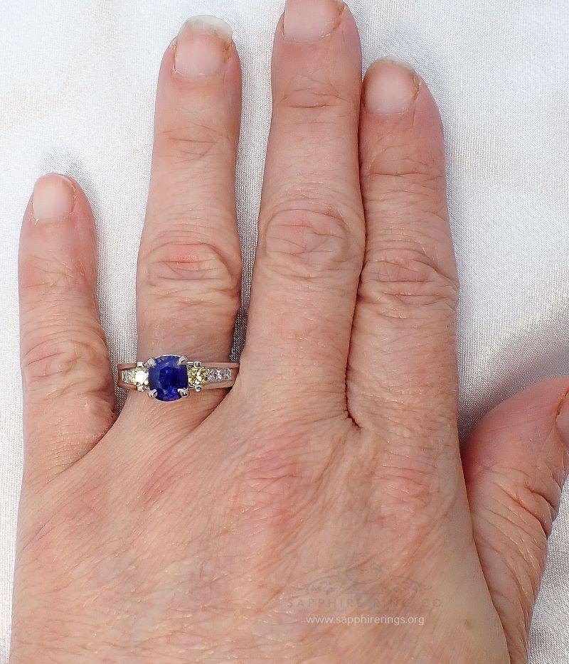 1.48 ct Platinum Sapphire Ring - GIA Certified Ceylon Blue Sapphire For Sale 2