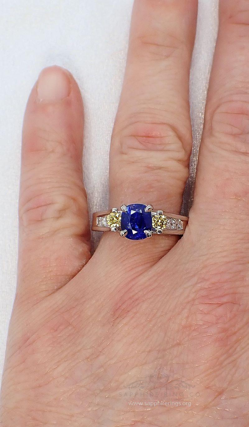 1.48 ct Platinum Sapphire Ring - GIA Certified Ceylon Blue Sapphire For Sale 3