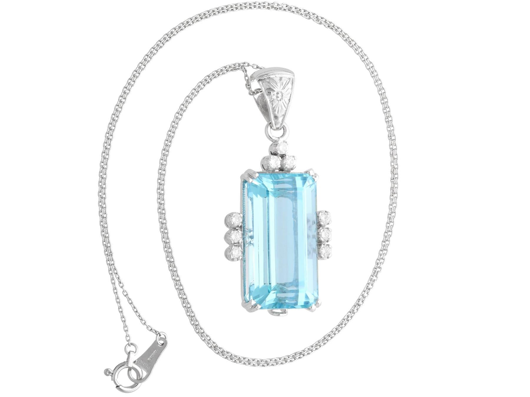 14,80 Karat Aquamarin 0,27 Karat Diamant 18k Weißgold-Anhänger CIRCA 1965 für Damen oder Herren im Angebot