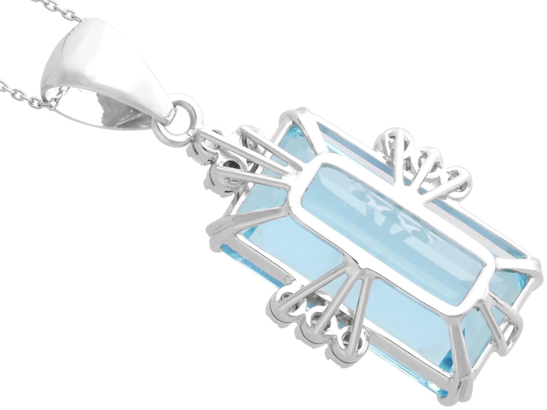 14,80 Karat Aquamarin 0,27 Karat Diamant 18k Weißgold-Anhänger CIRCA 1965 im Angebot 1