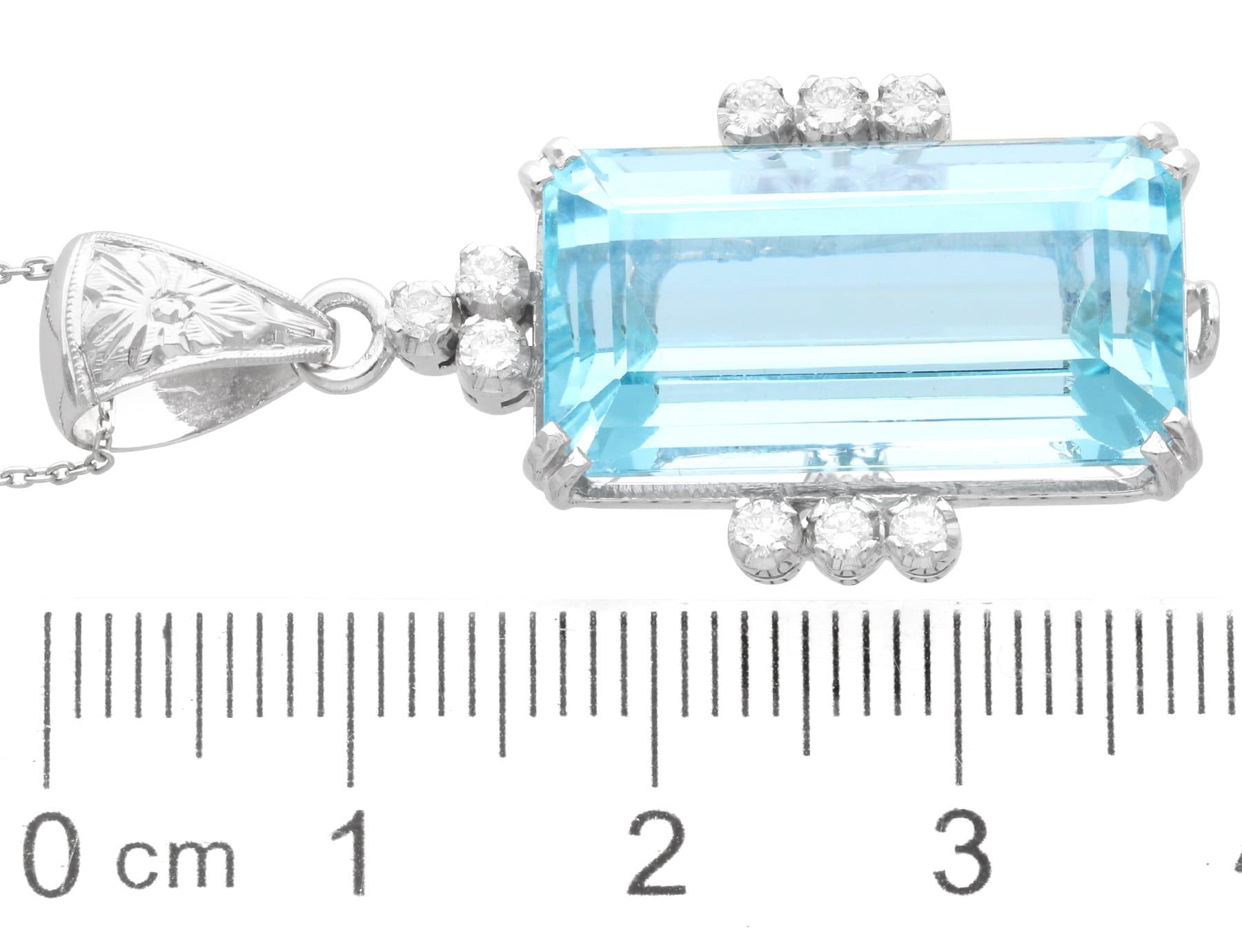 14,80 Karat Aquamarin 0,27 Karat Diamant 18k Weißgold-Anhänger CIRCA 1965 im Angebot 2