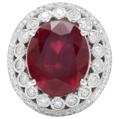 Bague impressionnante en or blanc 14 carats avec rubis rouge de 14,80 carats et diamants naturels