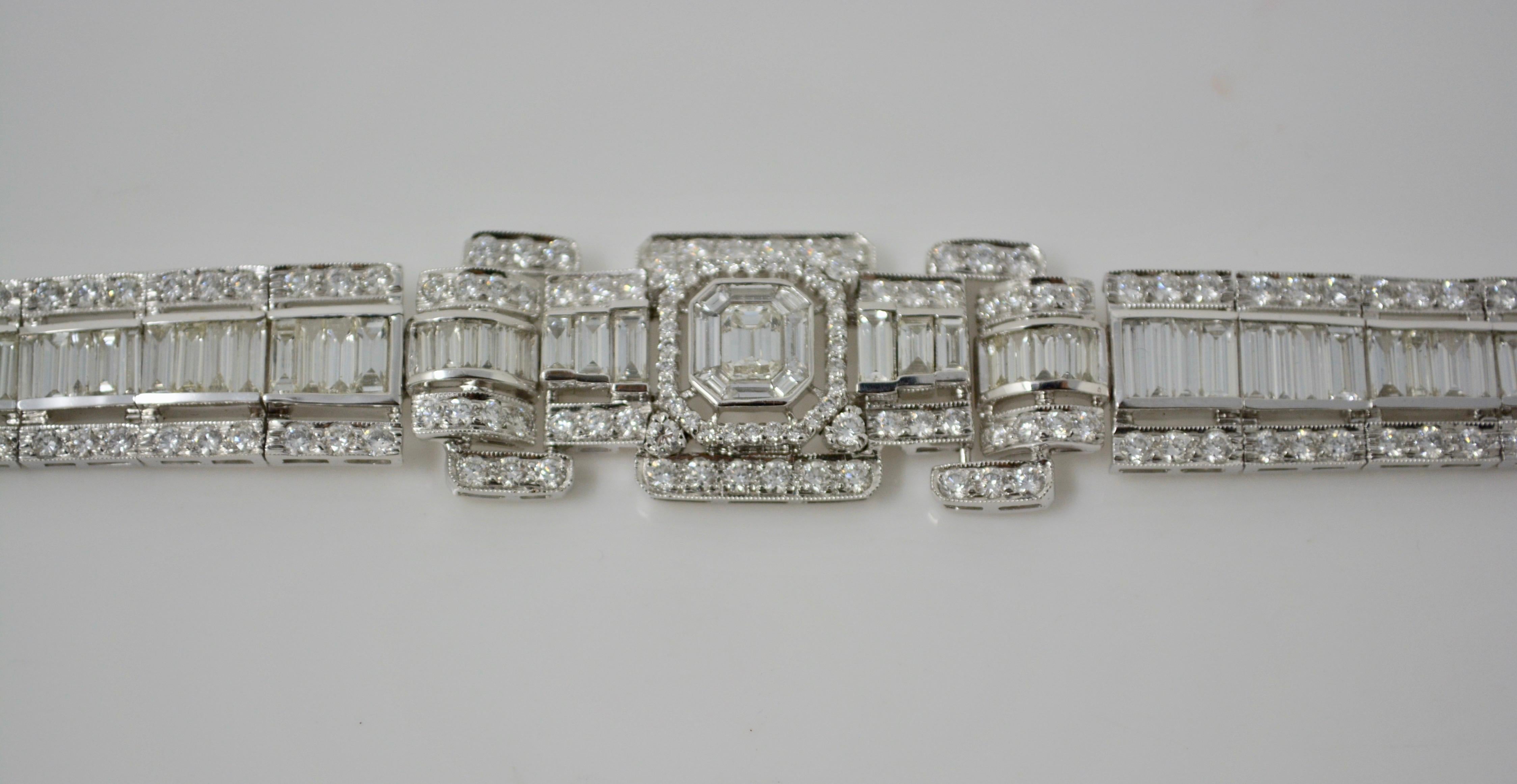 14.80 Carat Emerald Cut, Baguettes and Round Brilliant Cut Diamond Bracelet For Sale 3