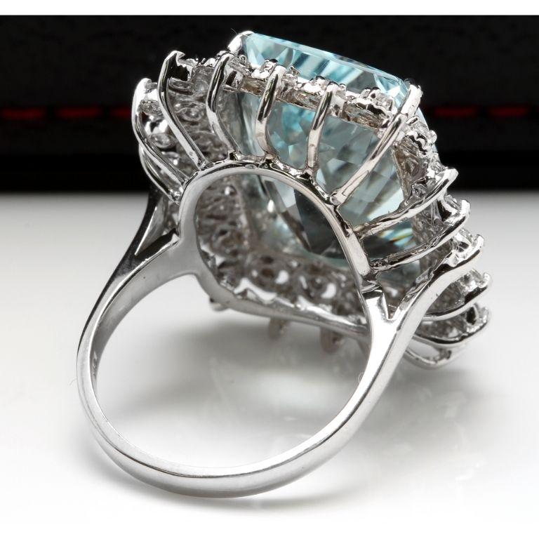 14.80 Carat Natural Aquamarine and Diamond 14 Karat Solid White Gold Ring In New Condition For Sale In Los Angeles, CA
