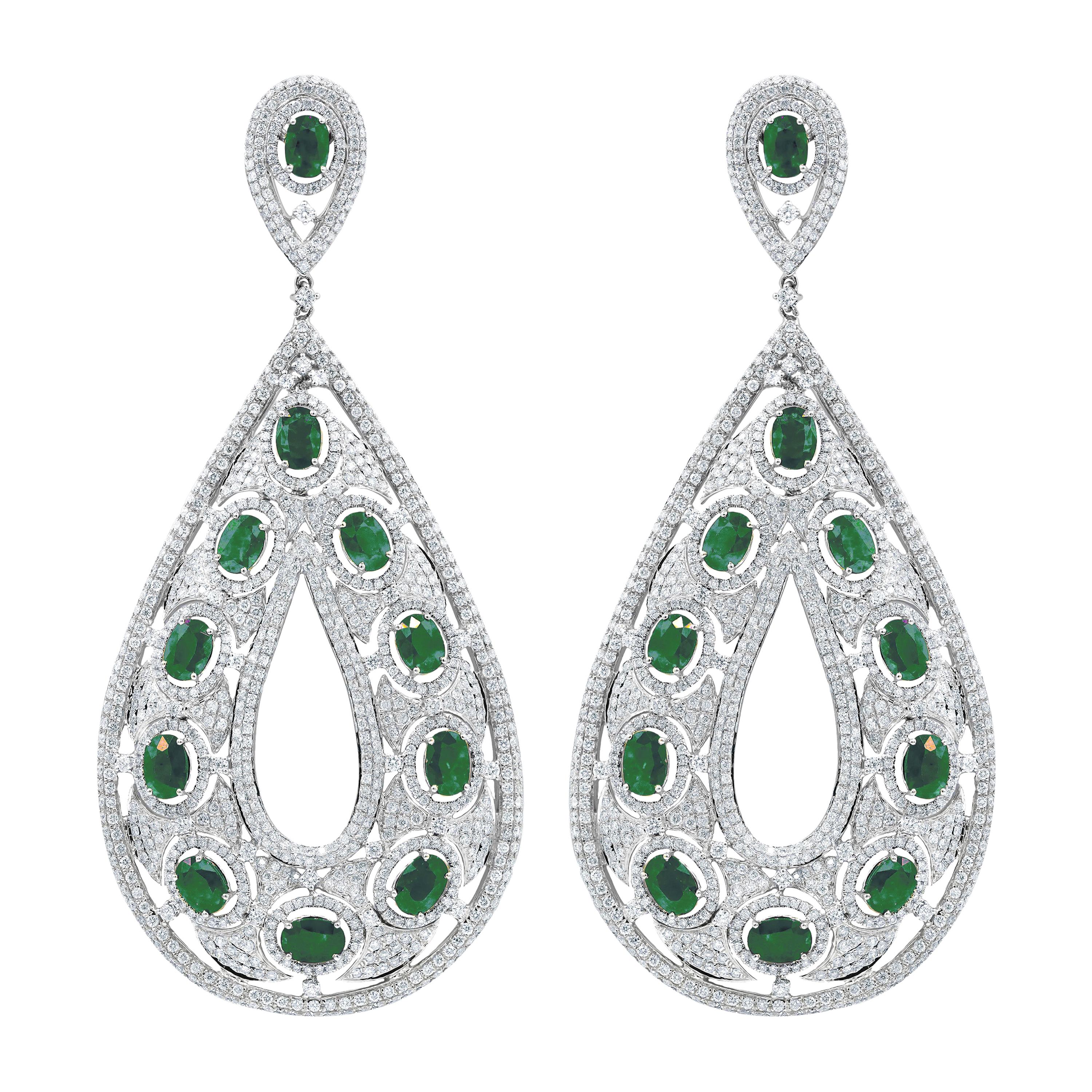 14.80 Ct Round Diamonds Fashion Earrings with 10 Emerald For Sale