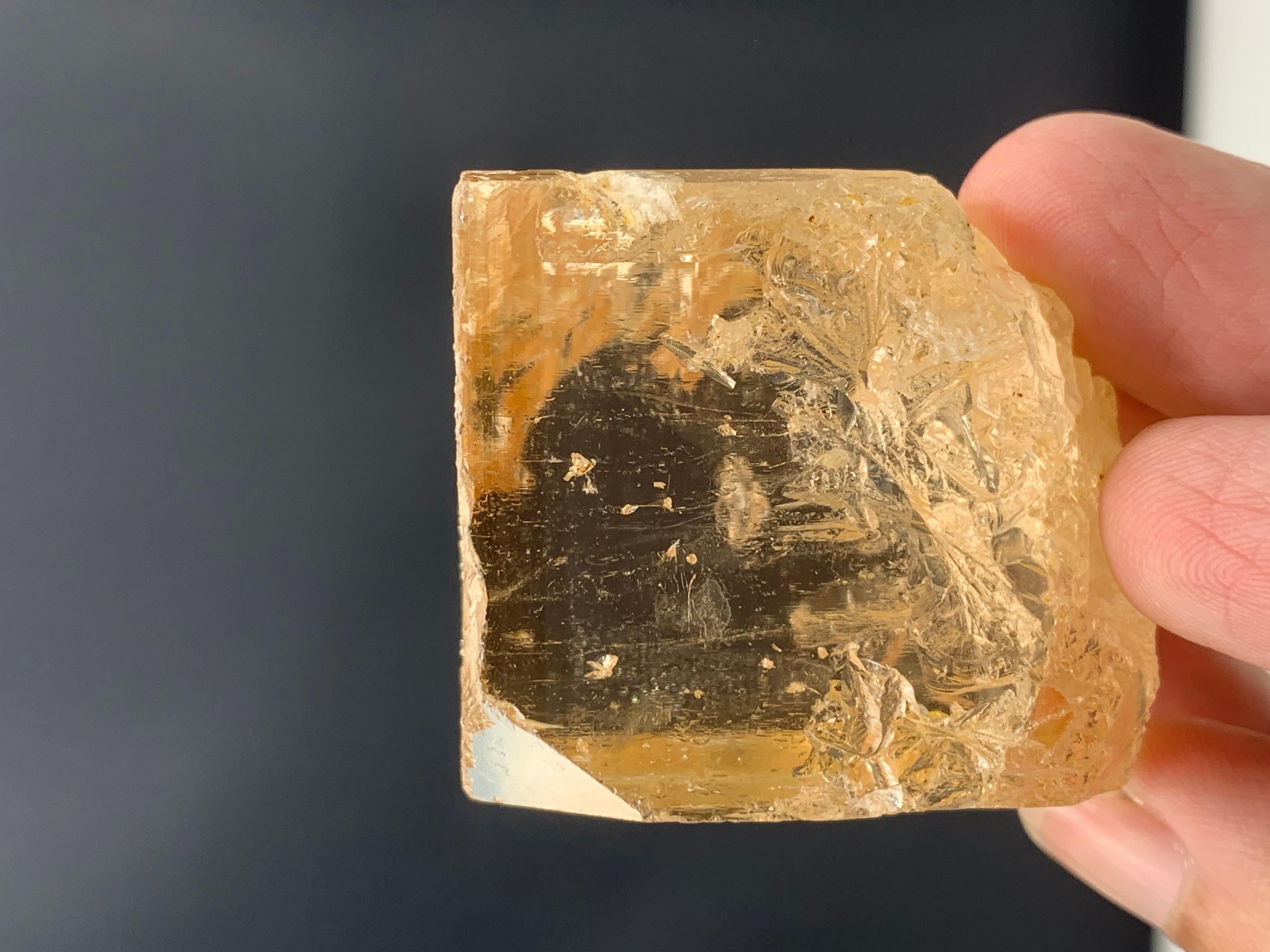 148,06 grammi di cristallo di topazio brillante da Skardu, Pakistan in vendita 4