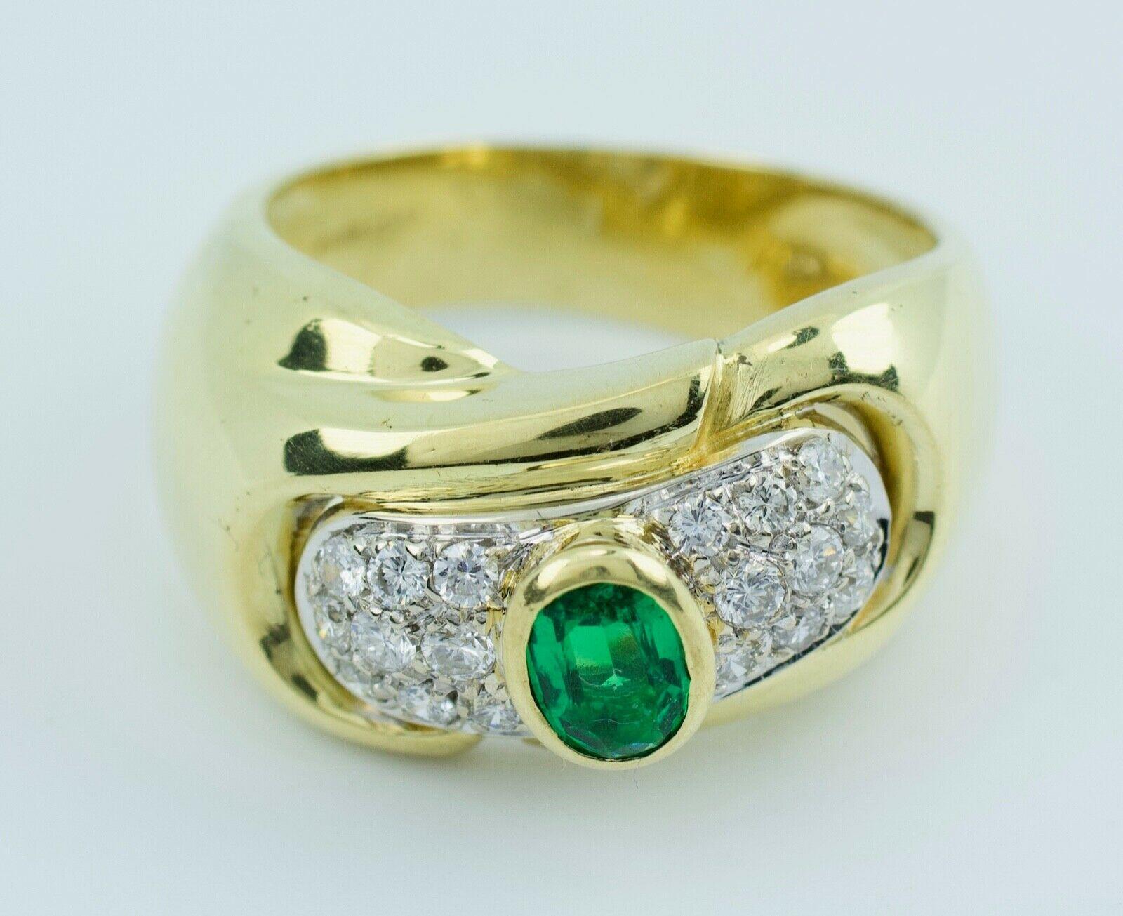 Women's or Men's 1481AL Italian 18 Karat Gold Oval Green Emerald with Round White Diamond Ring