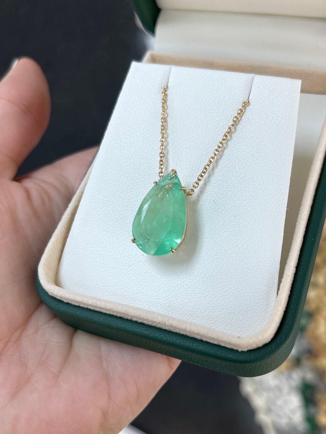 Women's 14.82ct 14K Gold Large Pear Cut Colombian Emerald Pendant Necklace May Gift For Sale
