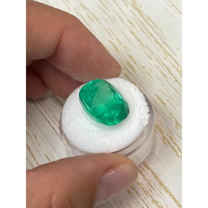 Cushion Cut 14.88 Carat Natural Cushion Colombian Emerald - 16x13mm Loose Gemstone Cut For Sale