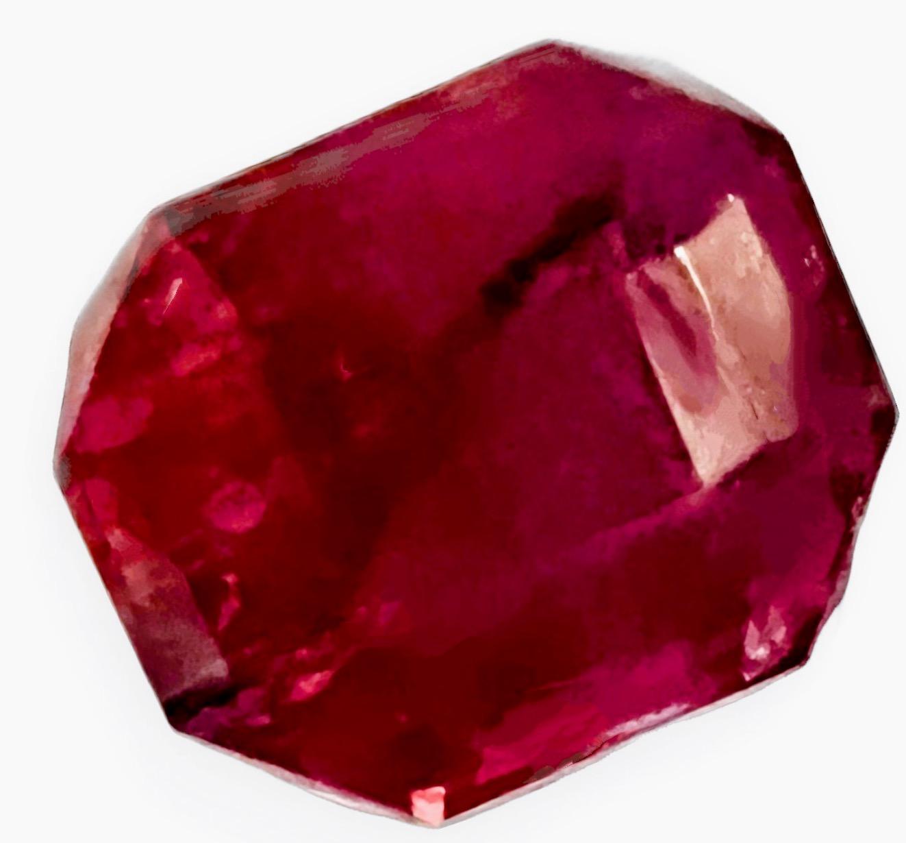 Taille coussin NO RESERVE 14,88 carats tourmaline rubellite rouge intense taille coussin  en vente