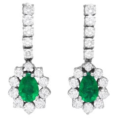 Orecchini con smeraldo da 1,48 carati e diamante da 2,35 carati in oro bianco 18 carati Circa 1960
