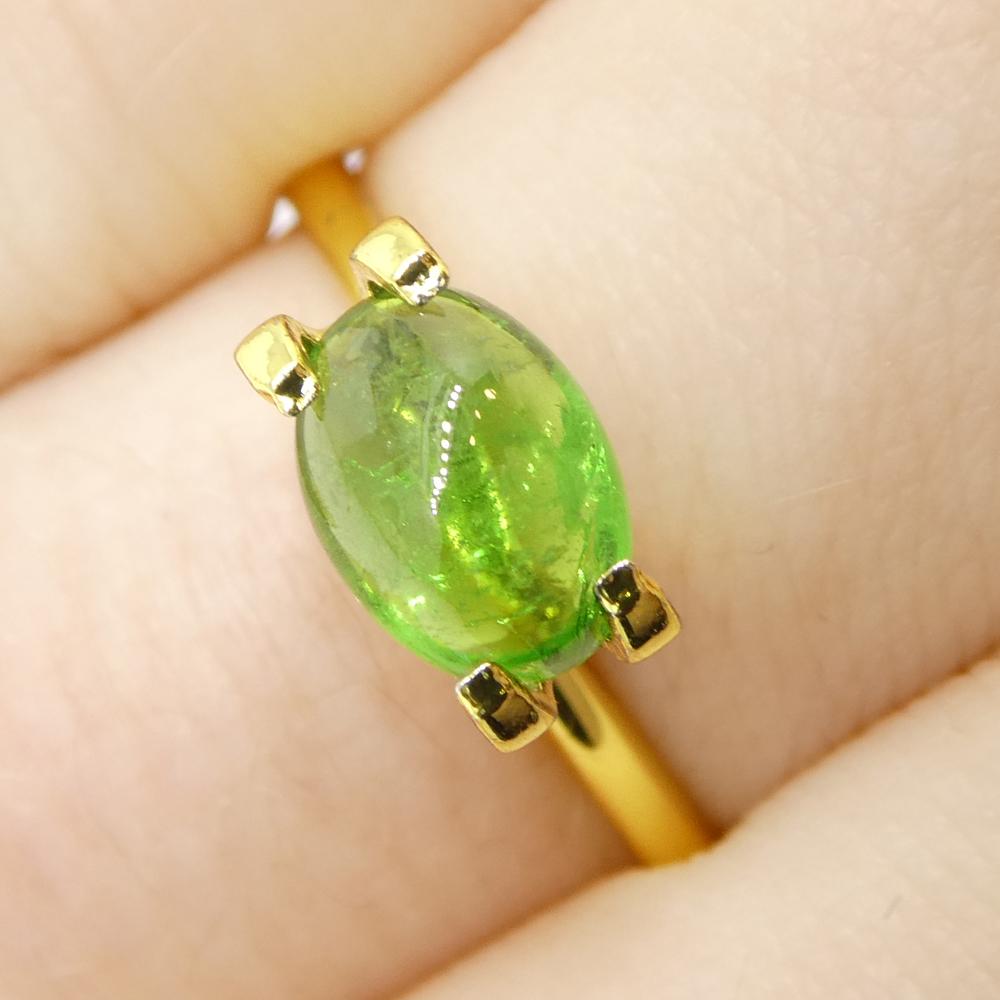Taglio ovale Granato ovale cabochon di tsavorite verde del Kenya, 1,48ct, non riscaldato in vendita