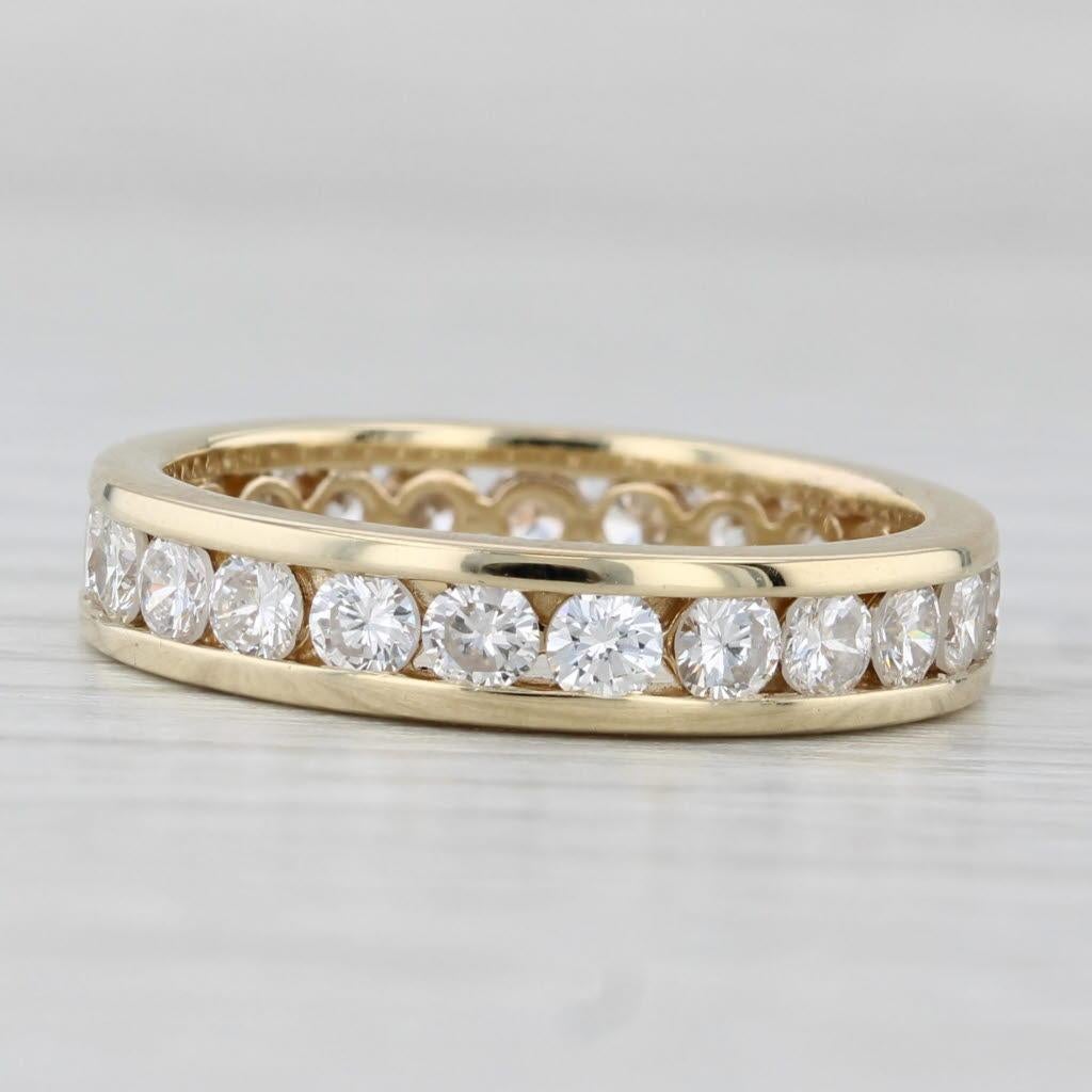 Informations sur les pierres précieuses :
- Diamants naturels -
Total des carats - 1.48ctw
Taille - Brilliante ronde
Couleur - G - H
Clarté - VS2 - SI1

Métal : Or jaune 14k
Poids : 3,9 grammes 
Timbres : 14k
Hauteur de la face : 4.3 mm 
Hauteur