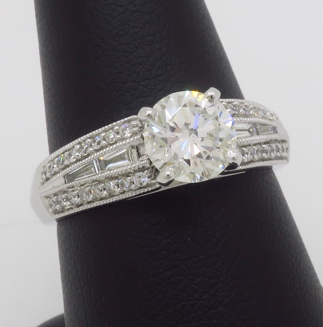 1.48CTW GIA Certified Round & Baguette Cut Diamond Ring For Sale 5